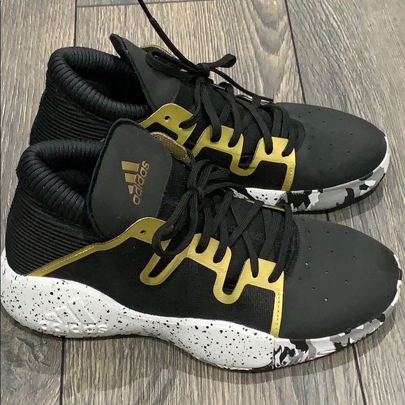 Adidas running basketball shoes - Picture 3 of 6